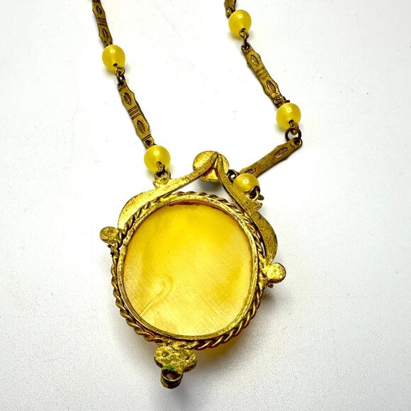 Vintage Art Deco Uranium Glass Pendant Necklace — Yellow Vaseline Cabochon — EUC - Picture 5 of 9